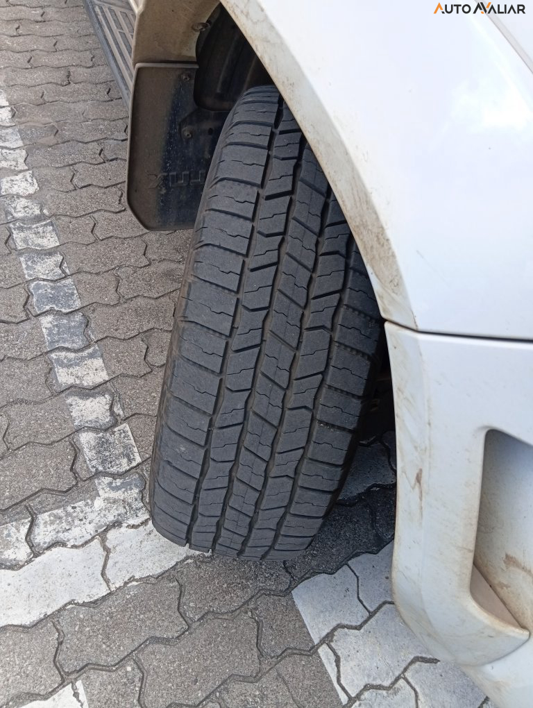 TOYOTA HILUX 2.8 D-4D TURBO DIESEL CD SRX 4X4 AUTOM&Aacute;TICO