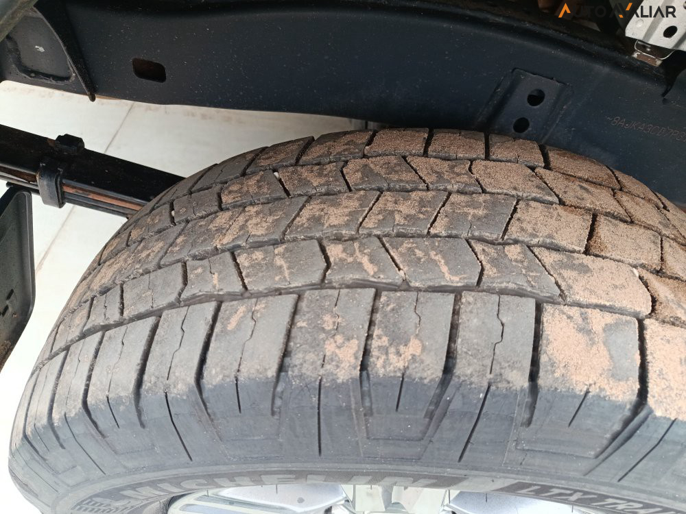 TOYOTA HILUX 2.8 D-4D TURBO DIESEL CD SR 4X4 AUTOM&Aacute;TICO