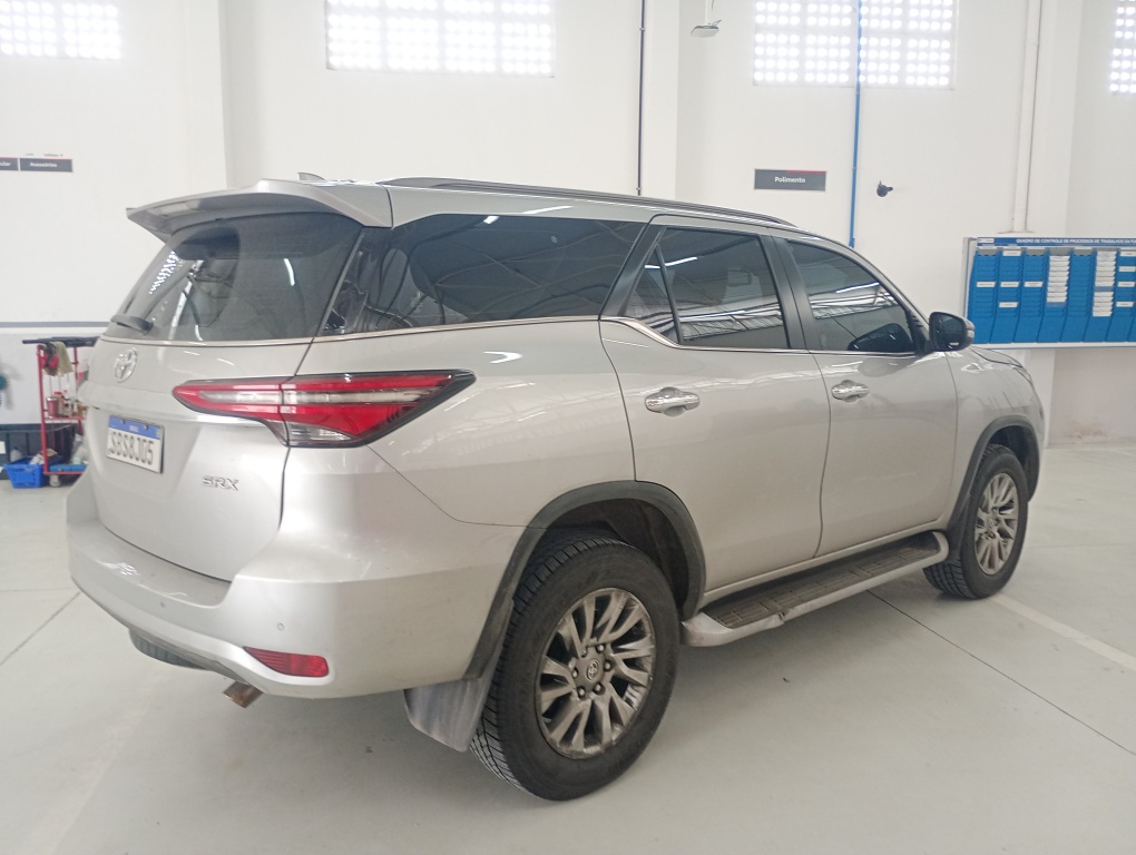 TOYOTA HILUX SW4 2.8 D-4D TURBO DIESEL SRX 7L 4X4 AUTOM&Aacute;TICO