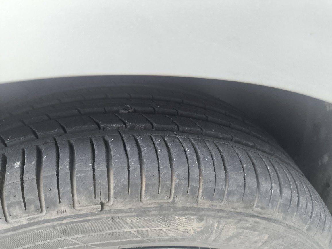 VOLKSWAGEN JETTA 2.0 COMFORTLINE FLEX 4P MANUAL