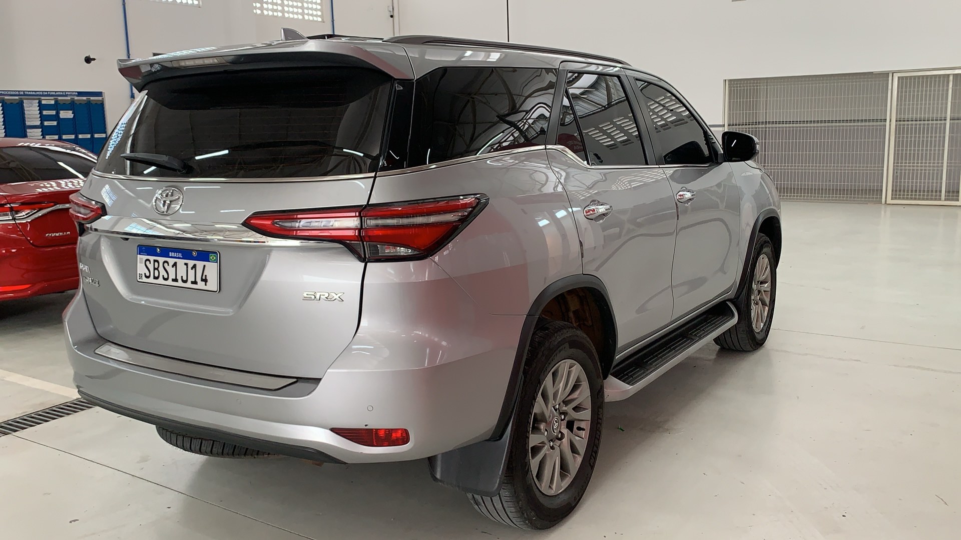 TOYOTA HILUX SW4 2.8 D-4D TURBO DIESEL SRX 7L 4X4 AUTOM&Aacute;TICO