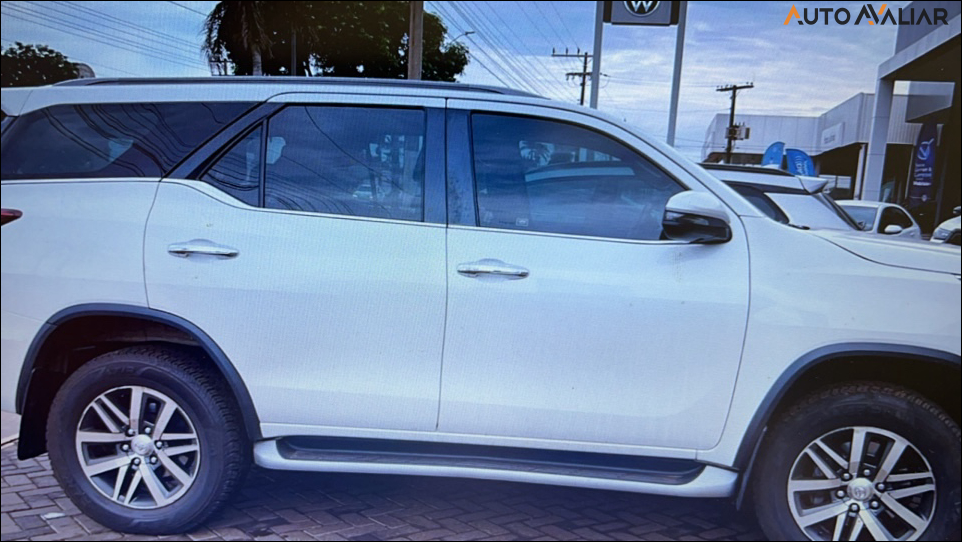 TOYOTA HILUX SW4 2.8 SRX 4X4 16V TURBO INTERCOOLER DIESEL 4P AUTOMATICO