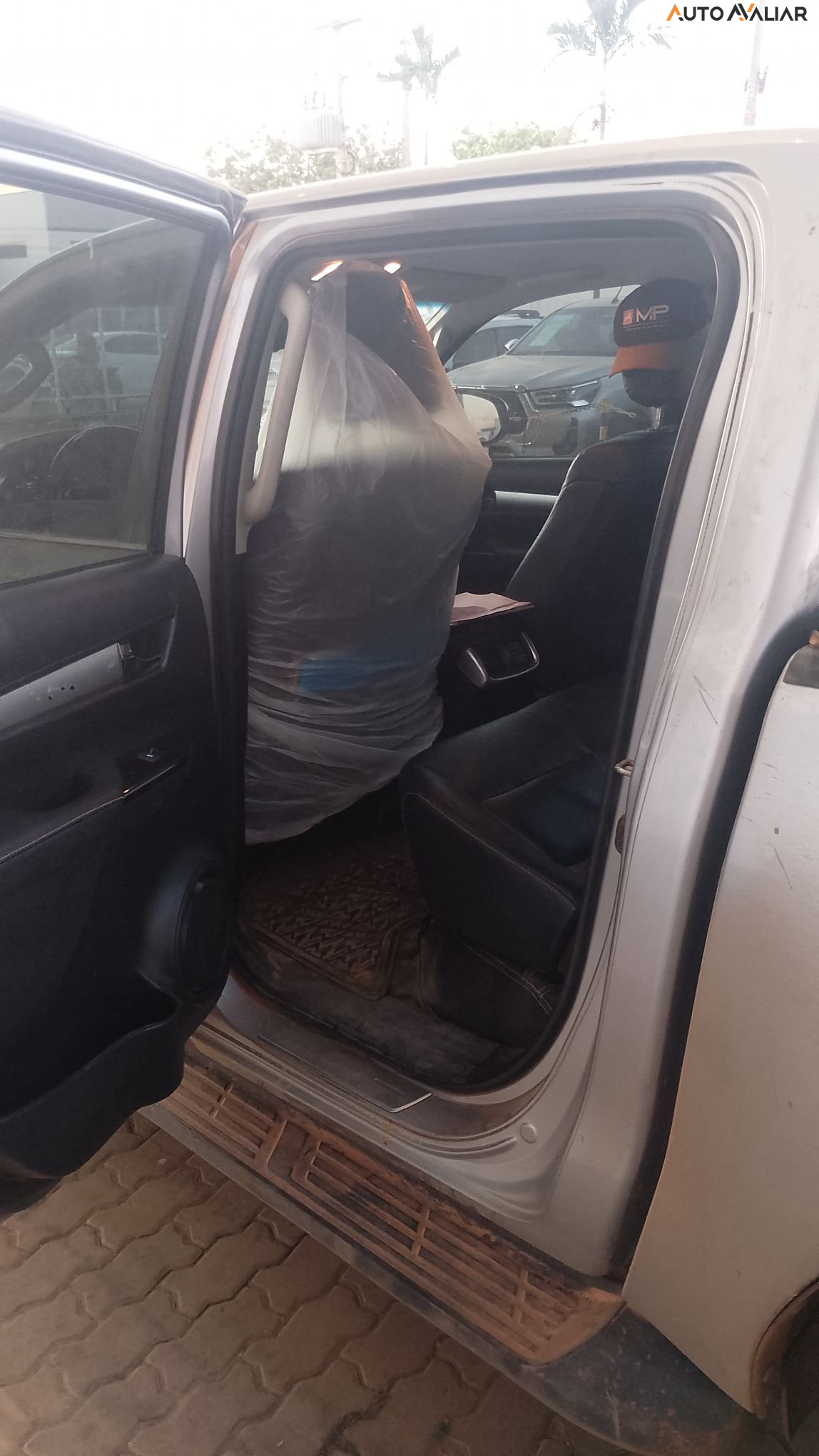 TOYOTA HILUX 2.8 D-4D TURBO DIESEL CD SRX 4X4 AUTOM&Aacute;TICO