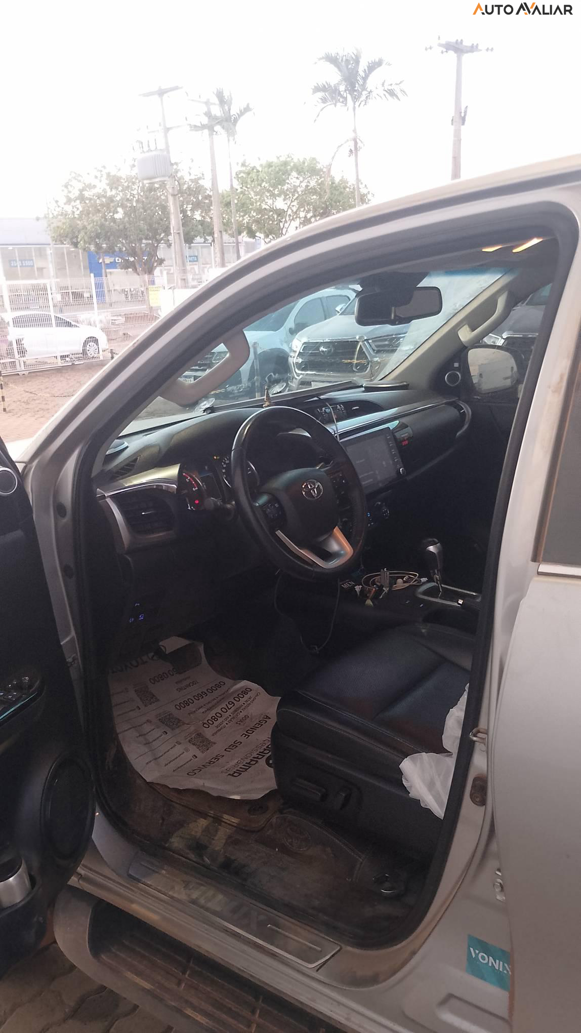 TOYOTA HILUX 2.8 D-4D TURBO DIESEL CD SRX 4X4 AUTOM&Aacute;TICO