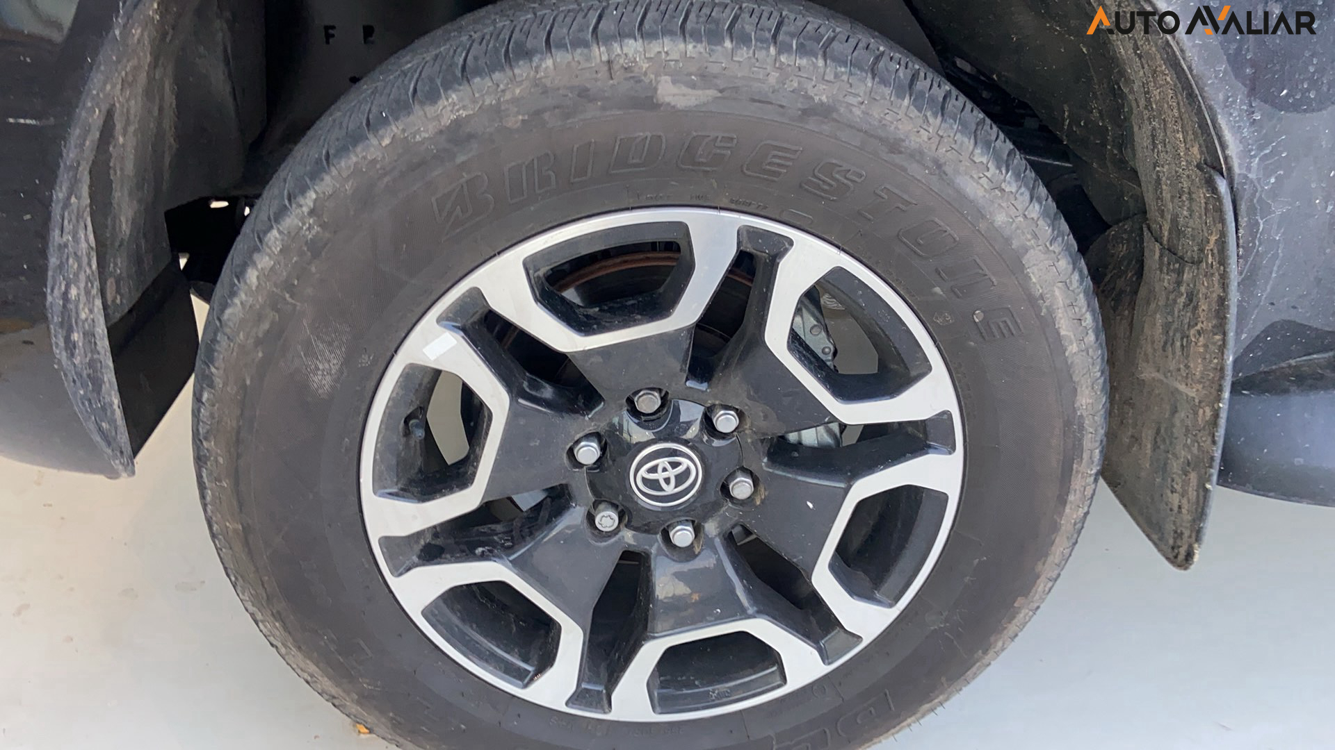 TOYOTA HILUX 2.8 D-4D TURBO DIESEL CD SRX 4X4 AUTOM&Aacute;TICO