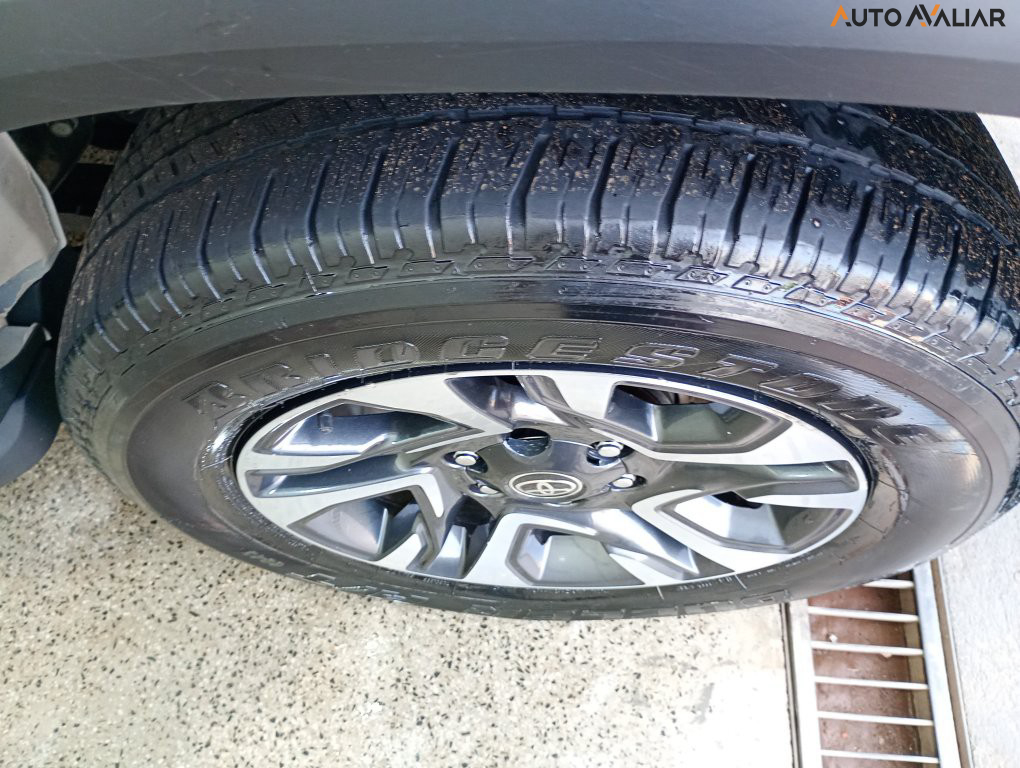 TOYOTA HILUX SW4 2.8 D-4D TURBO DIESEL SRX PLATINUM 7L 4X4 AUTOM&Aacute;TICO