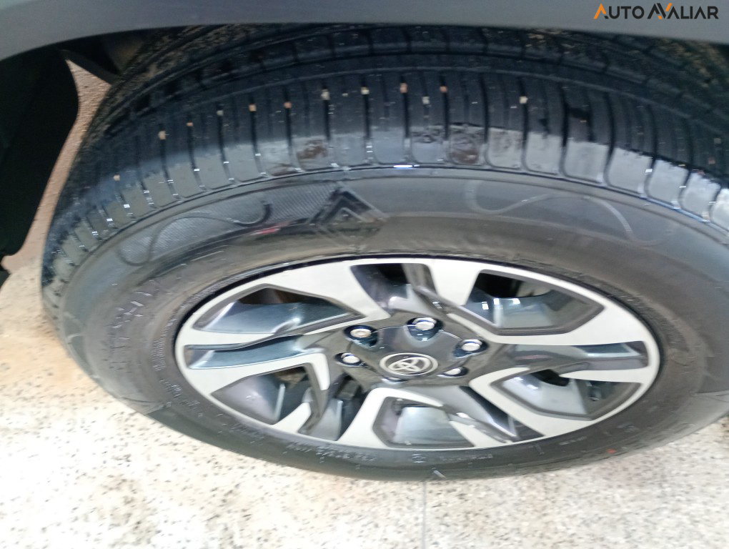 TOYOTA HILUX SW4 2.8 D-4D TURBO DIESEL SRX PLATINUM 7L 4X4 AUTOM&Aacute;TICO