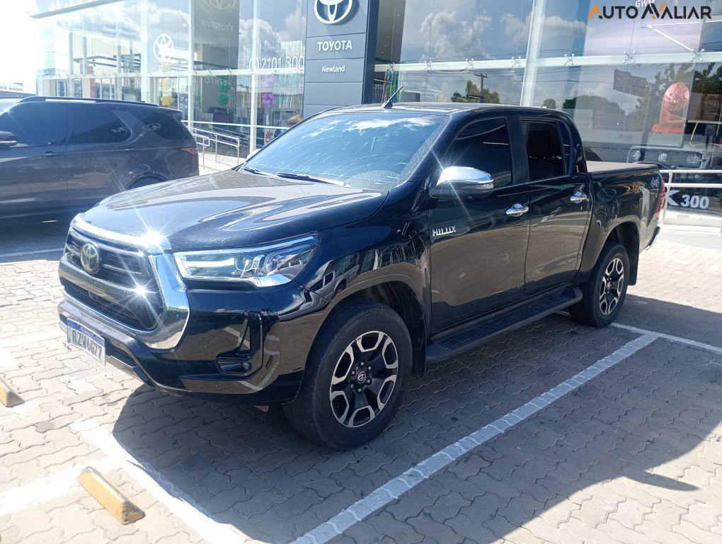 TOYOTA HILUX 2.8 D-4D TURBO DIESEL CD SRX 4X4 AUTOM&Aacute;TICO