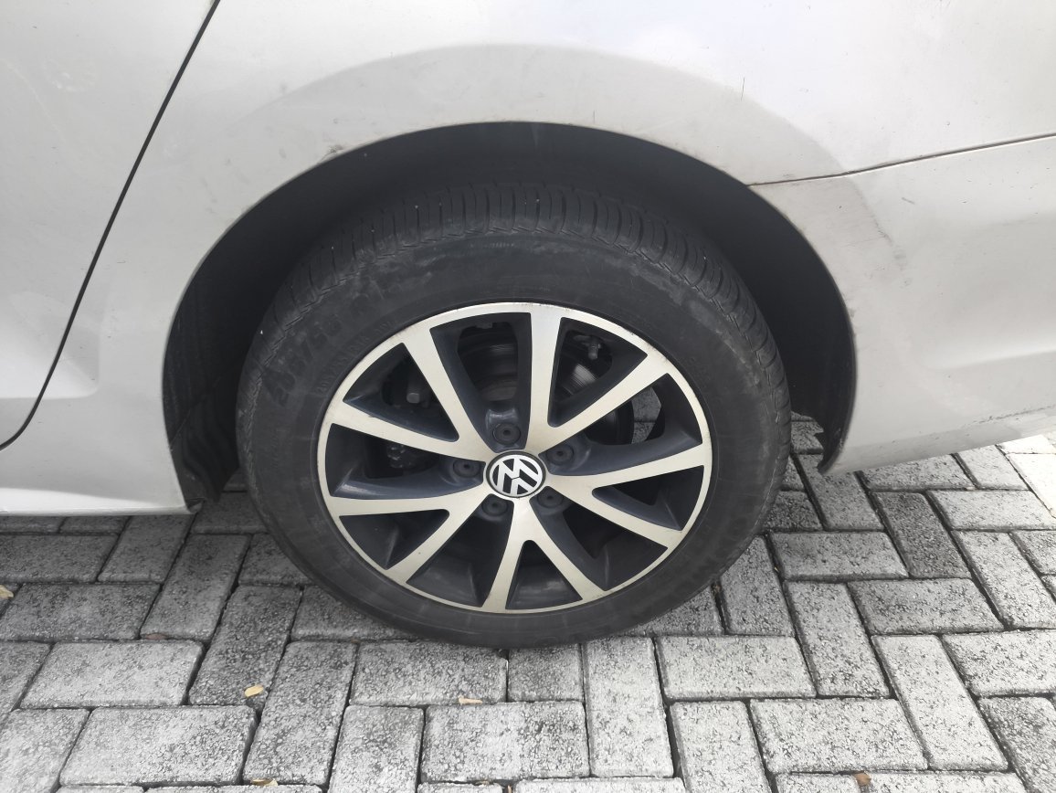 VOLKSWAGEN JETTA 2.0 COMFORTLINE FLEX 4P MANUAL