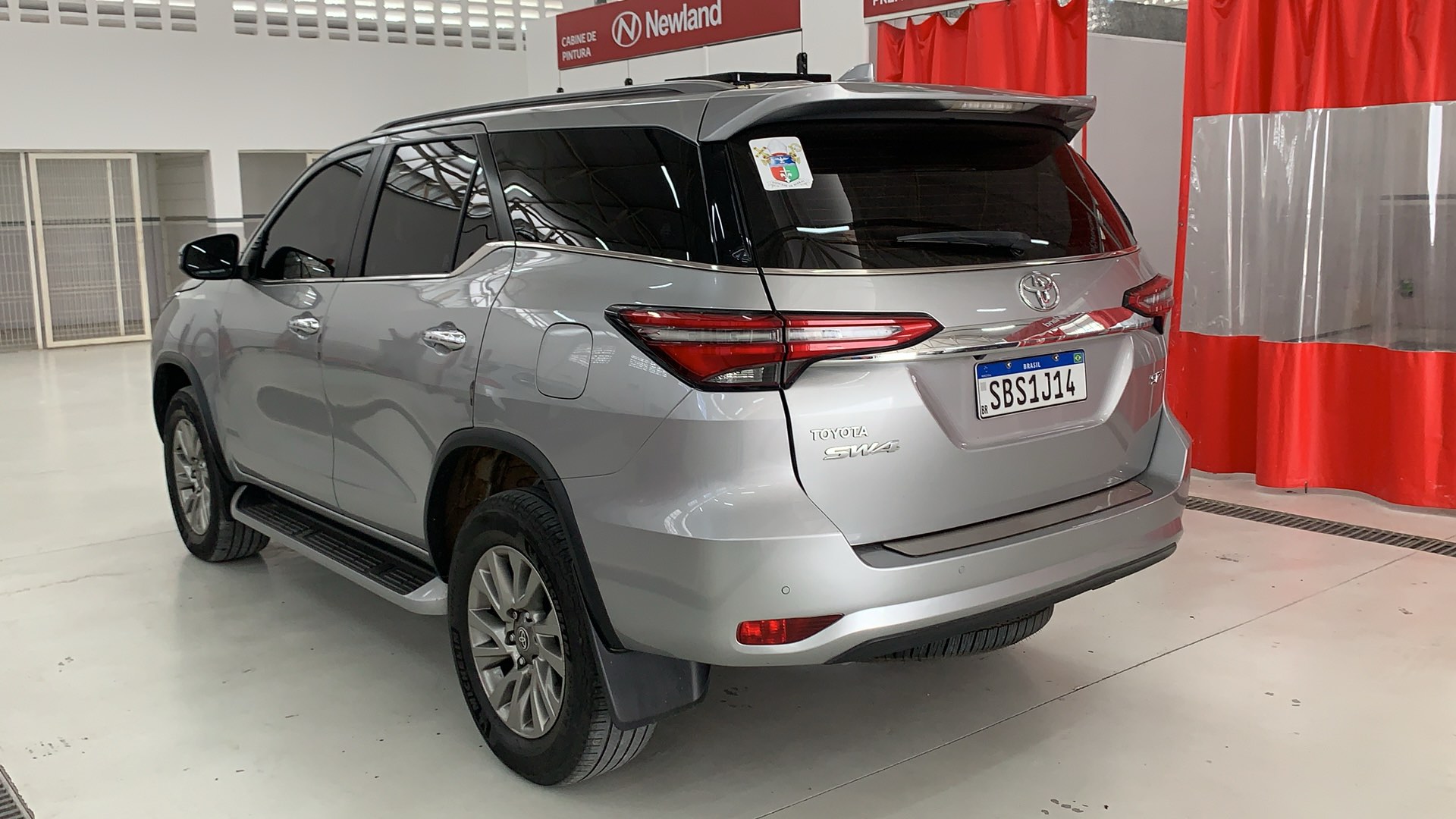 TOYOTA HILUX SW4 2.8 D-4D TURBO DIESEL SRX 7L 4X4 AUTOM&Aacute;TICO