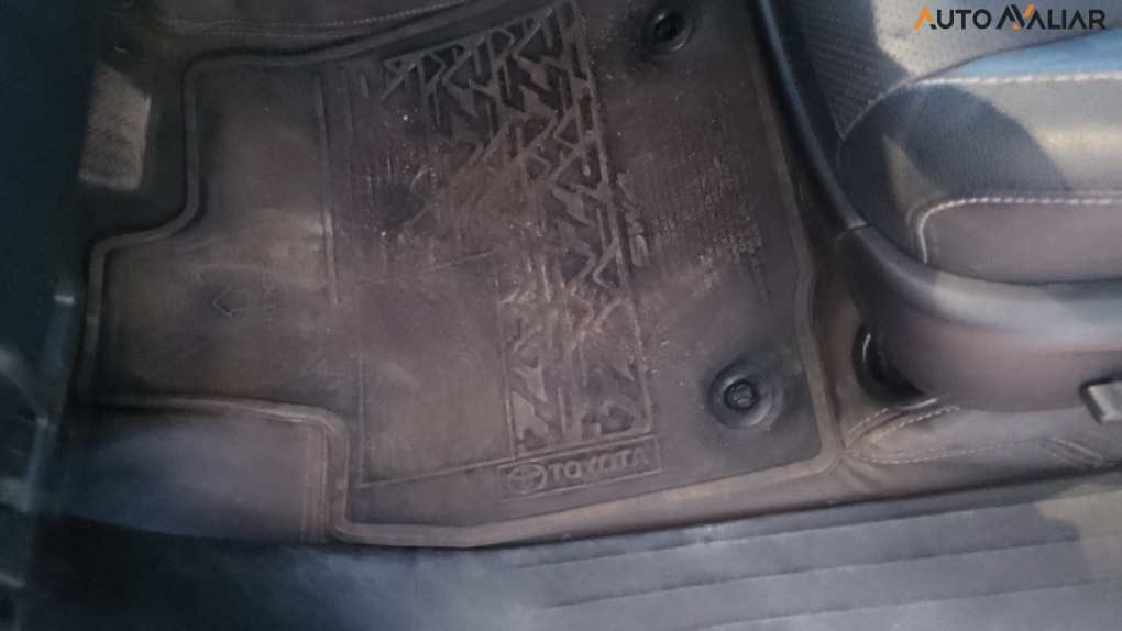 TOYOTA HILUX SW4 2.8 D-4D TURBO DIESEL SRX 4X4 AUTOM&Aacute;TICO