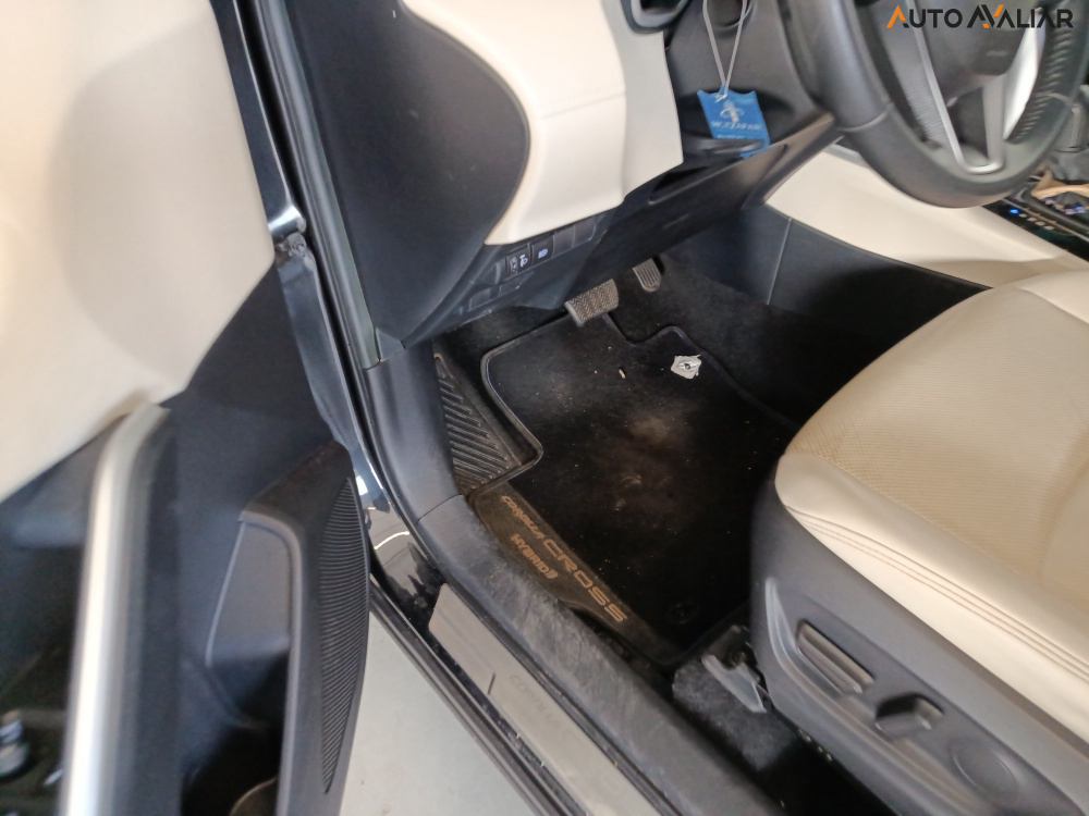 TOYOTA COROLLA CROSS 1.8 VVT-I HYBRID FLEX XRX CVT