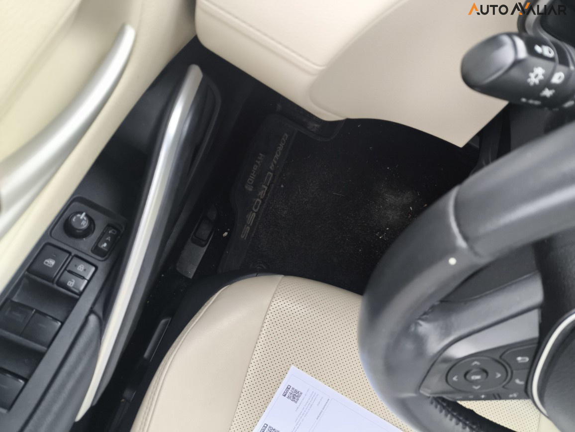 TOYOTA COROLLA CROSS 1.8 VVT-I HYBRID FLEX XRX CVT