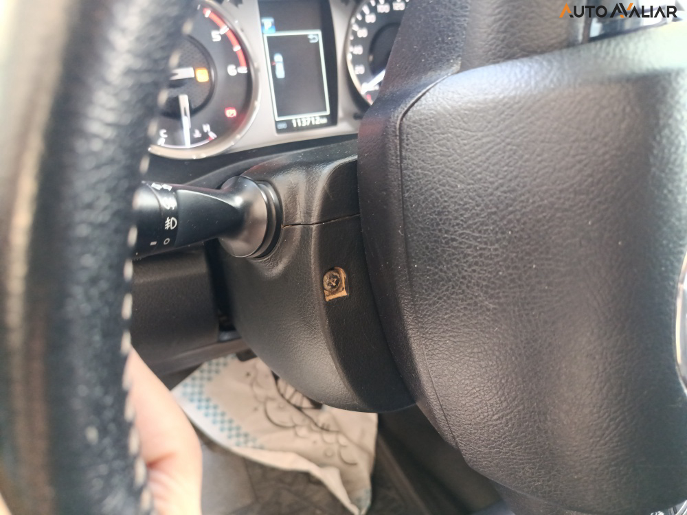 TOYOTA HILUX 2.8 D-4D TURBO DIESEL CD SR 4X4 AUTOM&Aacute;TICO