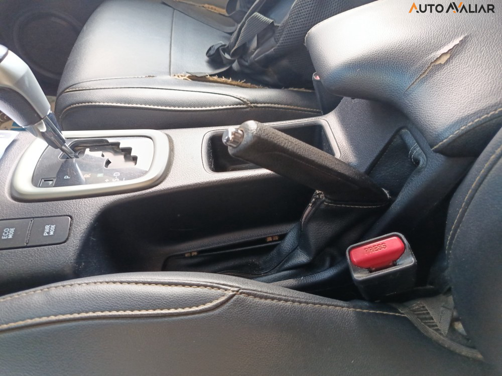 TOYOTA HILUX 2.8 D-4D TURBO DIESEL CD SR 4X4 AUTOM&Aacute;TICO