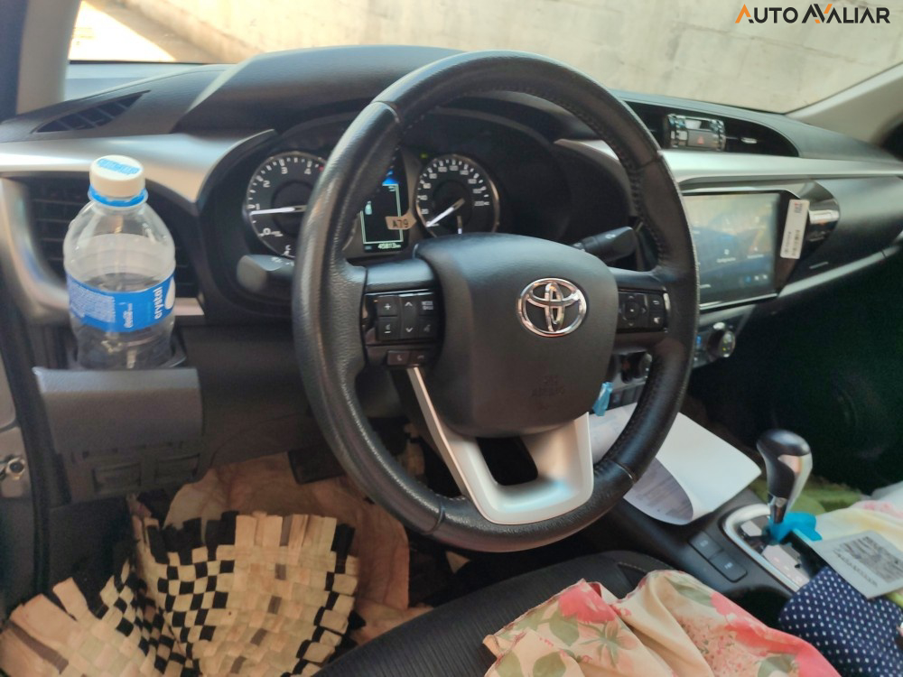 TOYOTA HILUX 2.8 D-4D TURBO DIESEL CD SR 4X4 AUTOM&Aacute;TICA