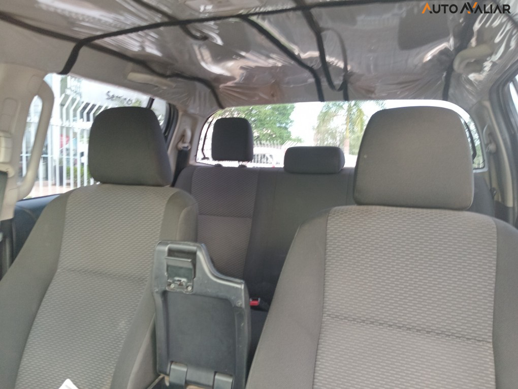 TOYOTA HILUX 2.8 POWER PACK 4X4 CD 16V DIESEL 4P MANUAL