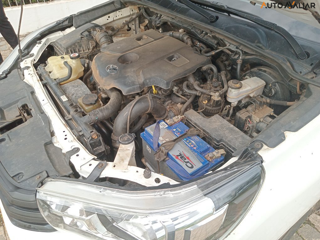 TOYOTA HILUX 2.8 POWER PACK 4X4 CD 16V DIESEL 4P MANUAL