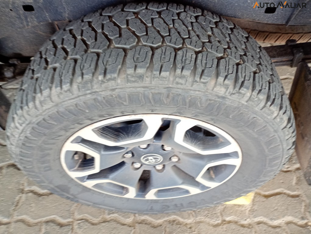 TOYOTA HILUX 2.8 D-4D TURBO DIESEL CD SRX 4X4 AUTOM&Aacute;TICO