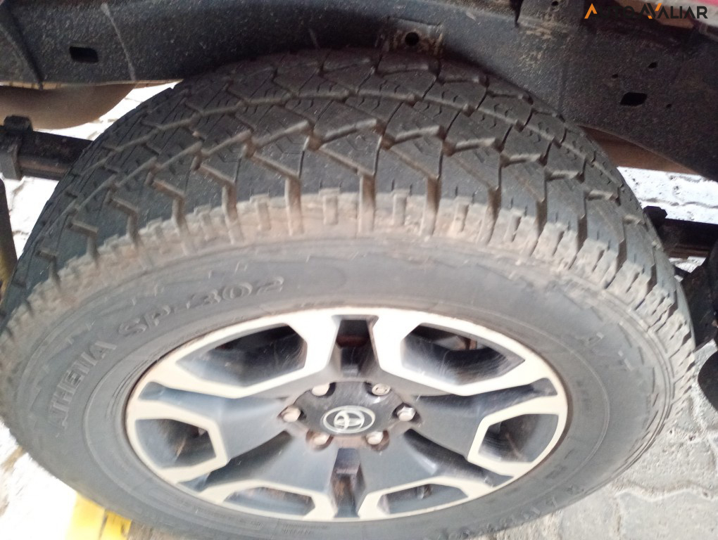 TOYOTA HILUX 2.8 D-4D TURBO DIESEL CD SRX 4X4 AUTOM&Aacute;TICO