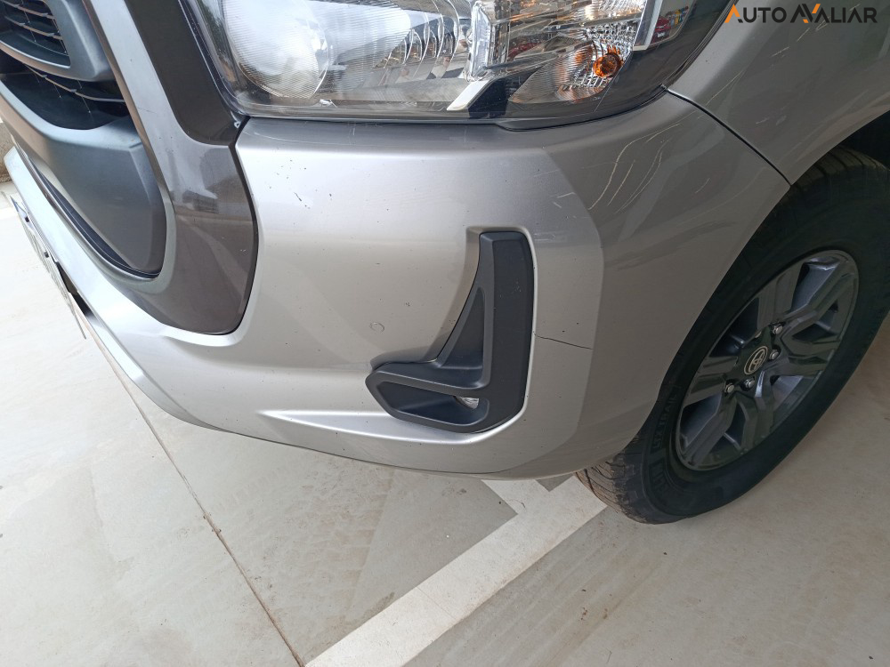 TOYOTA HILUX 2.8 D-4D TURBO DIESEL CD SR 4X4 AUTOM&Aacute;TICO