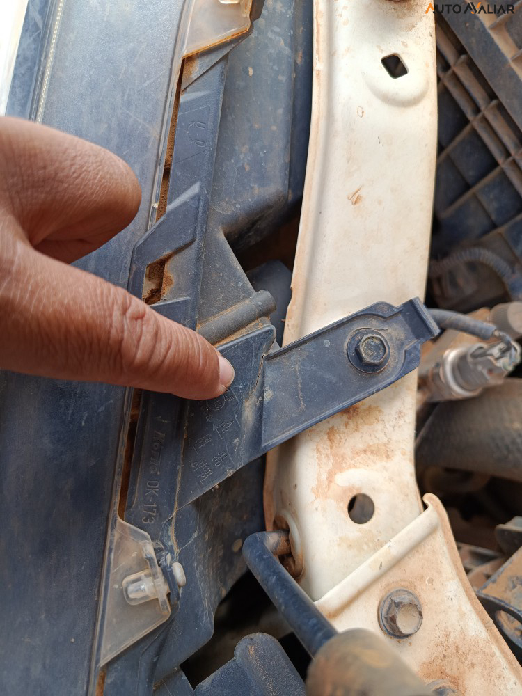 TOYOTA HILUX 2.8 D-4D TURBO DIESEL CD SR 4X4 AUTOM&Aacute;TICO