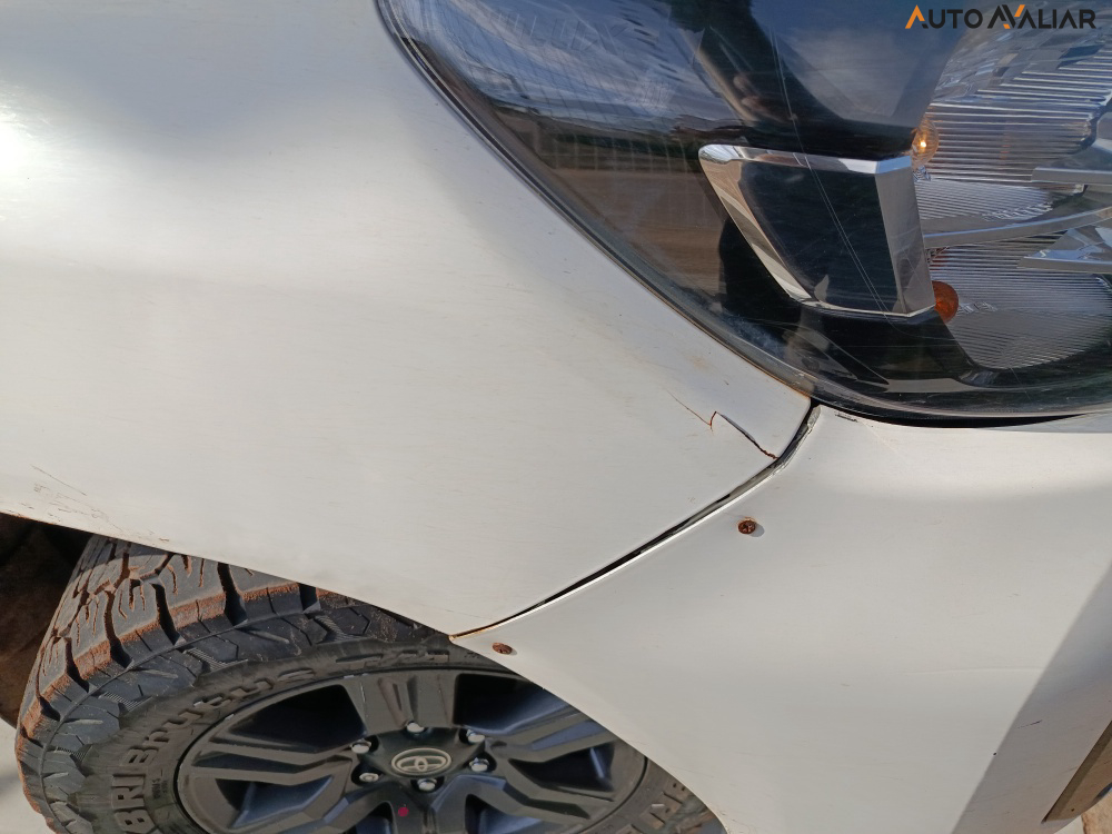 TOYOTA HILUX 2.8 D-4D TURBO DIESEL CD SR 4X4 AUTOM&Aacute;TICO