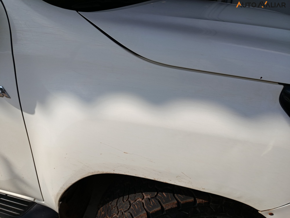 TOYOTA HILUX 2.8 D-4D TURBO DIESEL CD SR 4X4 AUTOM&Aacute;TICO