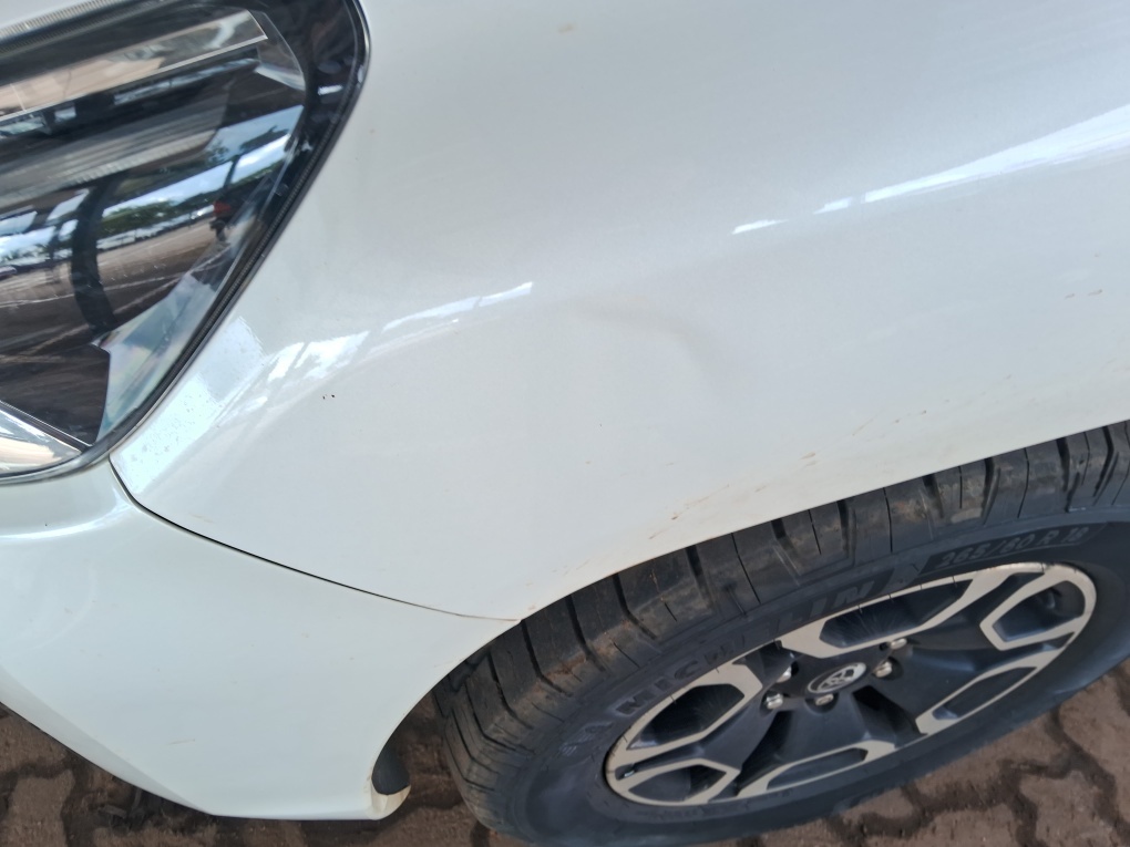 TOYOTA HILUX 2.8 D-4D TURBO DIESEL CD SRX 4X4 AUTOM&Aacute;TICO