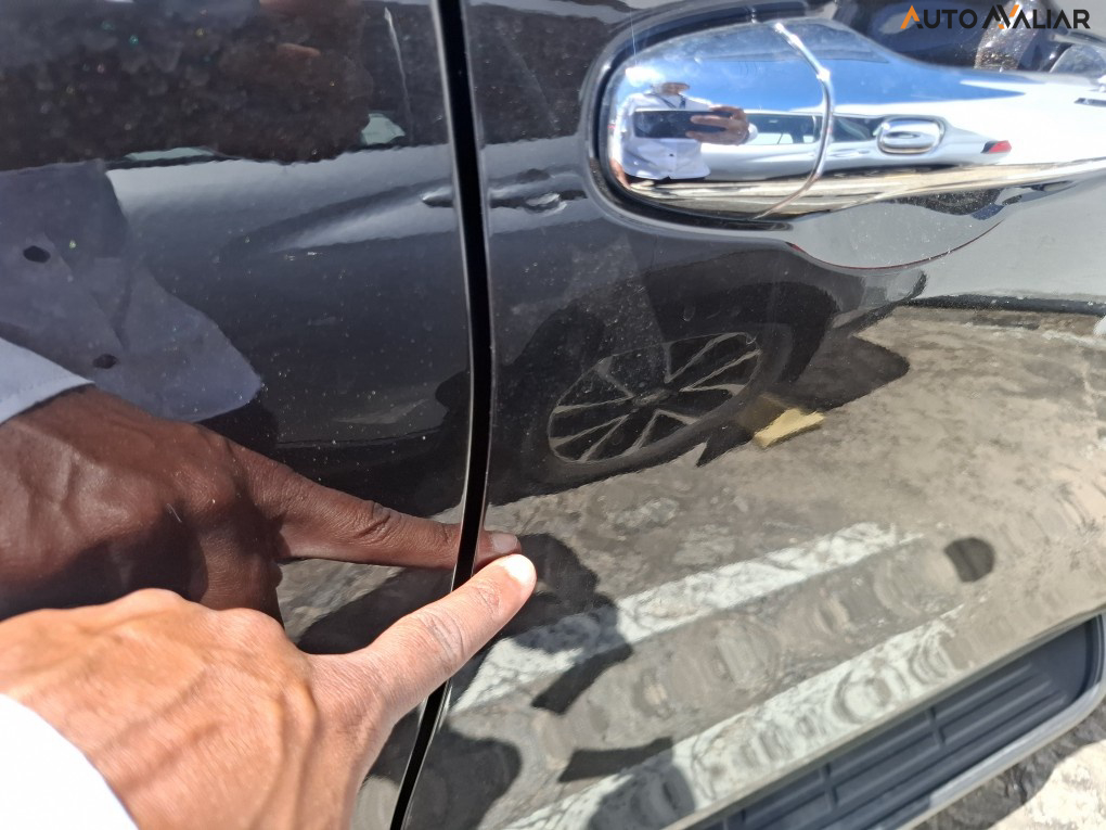 TOYOTA HILUX SW4 2.8 D-4D TURBO DIESEL SRX PLATINUM 7L 4X4 AUTOM&Aacute;TICO