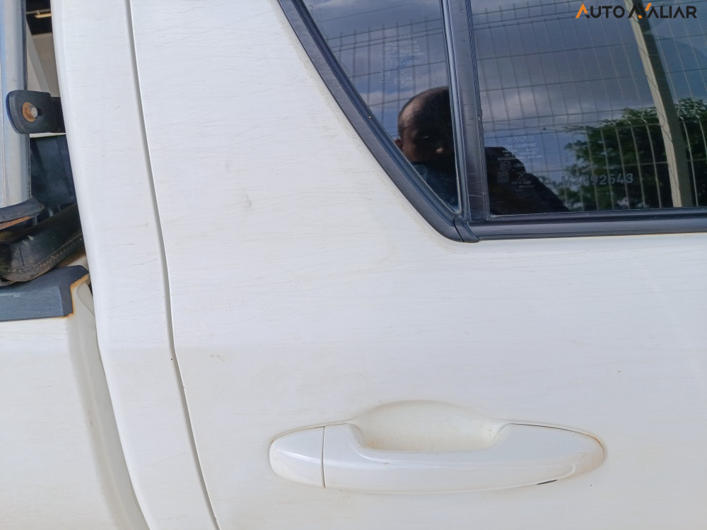 TOYOTA HILUX 2.8 D-4D TURBO DIESEL CD SR 4X4 AUTOM&Aacute;TICO