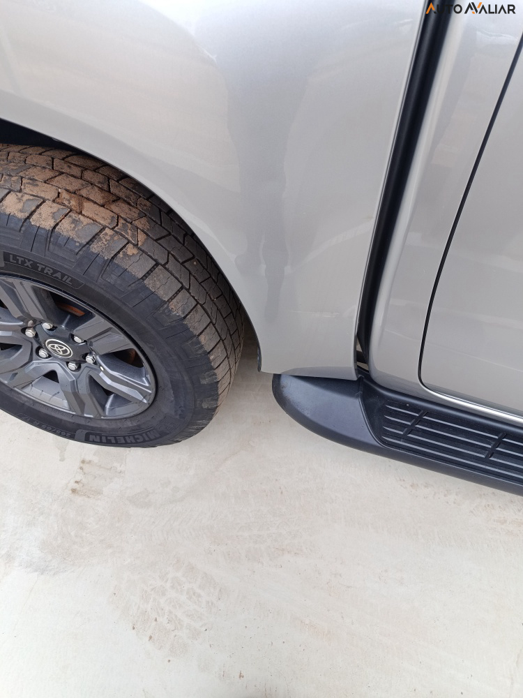 TOYOTA HILUX 2.8 D-4D TURBO DIESEL CD SR 4X4 AUTOM&Aacute;TICO