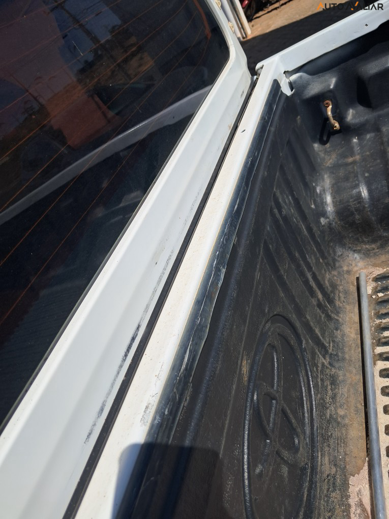 TOYOTA HILUX 2.8 POWER PACK 4X4 CD 16V DIESEL 4P MANUAL