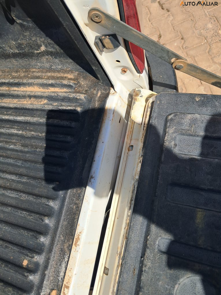 TOYOTA HILUX 2.8 POWER PACK 4X4 CD 16V DIESEL 4P MANUAL