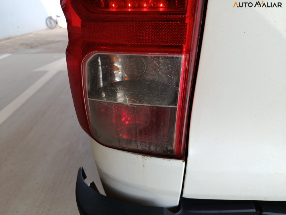 TOYOTA HILUX 2.8 D-4D TURBO DIESEL CD SR 4X4 AUTOM&Aacute;TICO