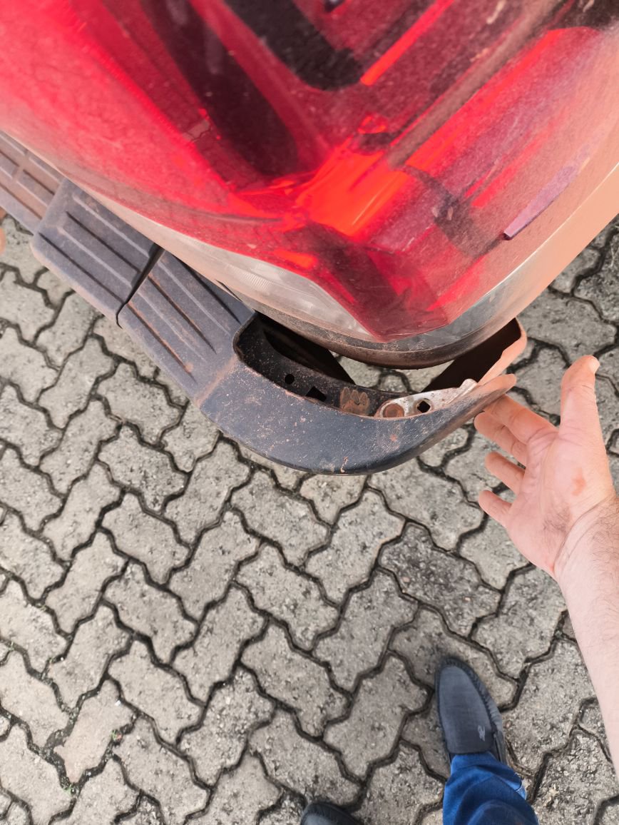 TOYOTA HILUX 2.8 D-4D TURBO DIESEL CD SR 4X4 AUTOM&Aacute;TICA