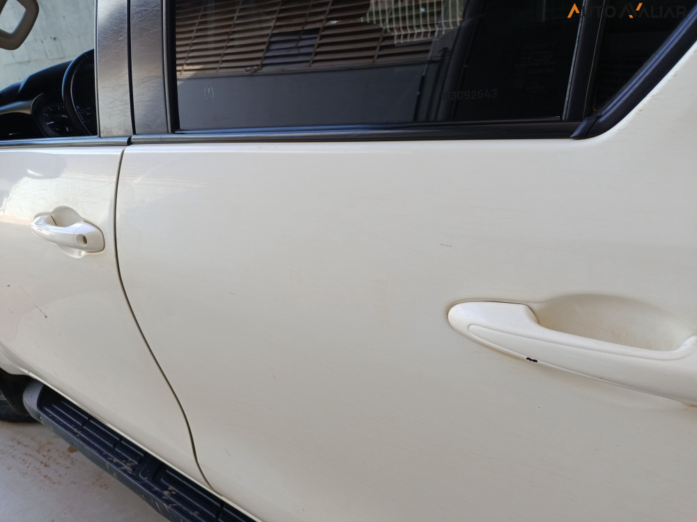 TOYOTA HILUX 2.8 D-4D TURBO DIESEL CD SR 4X4 AUTOM&Aacute;TICO