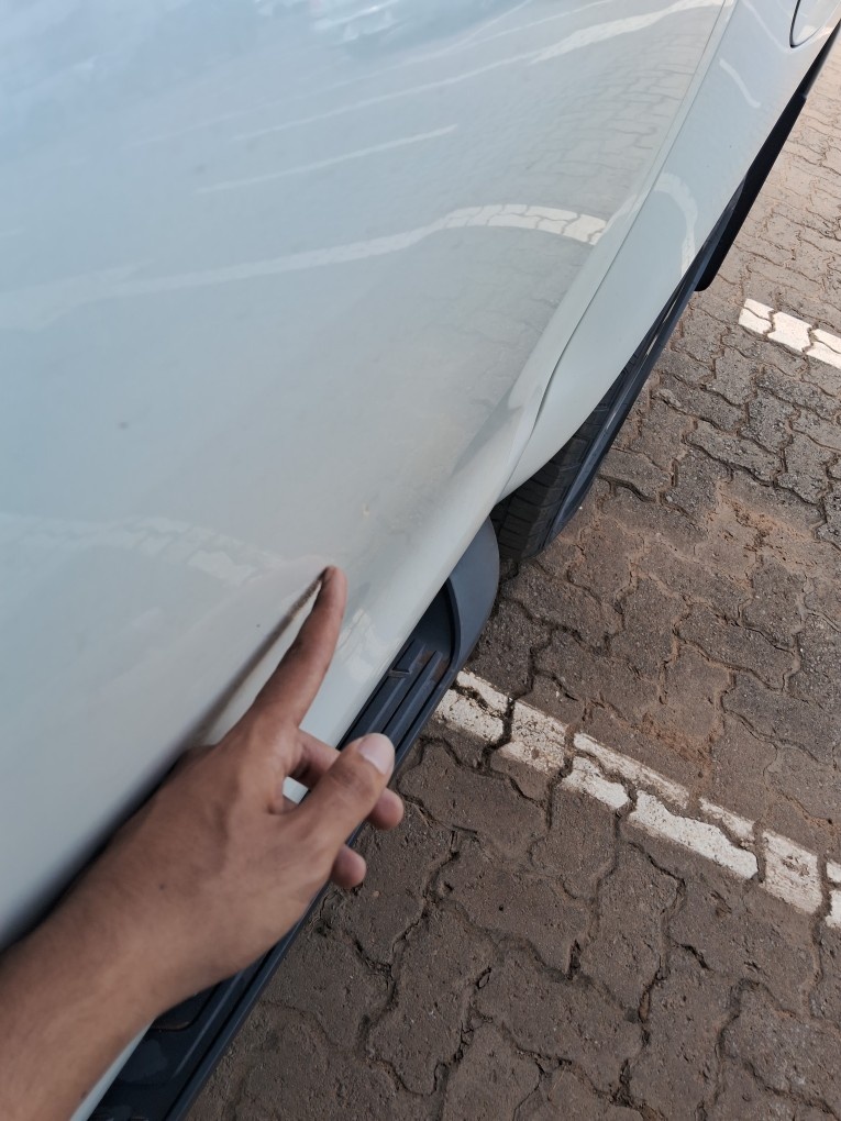 TOYOTA HILUX 2.8 D-4D TURBO DIESEL CD SRX 4X4 AUTOM&Aacute;TICO