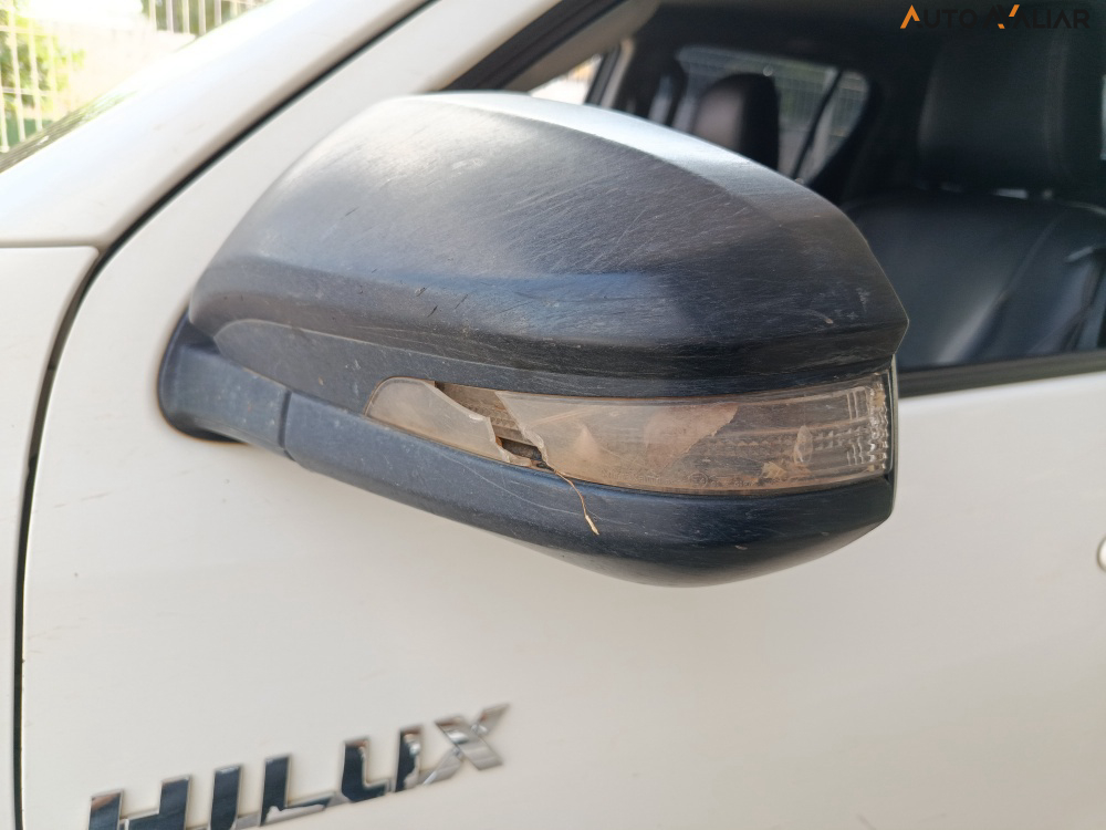 TOYOTA HILUX 2.8 D-4D TURBO DIESEL CD SR 4X4 AUTOM&Aacute;TICO