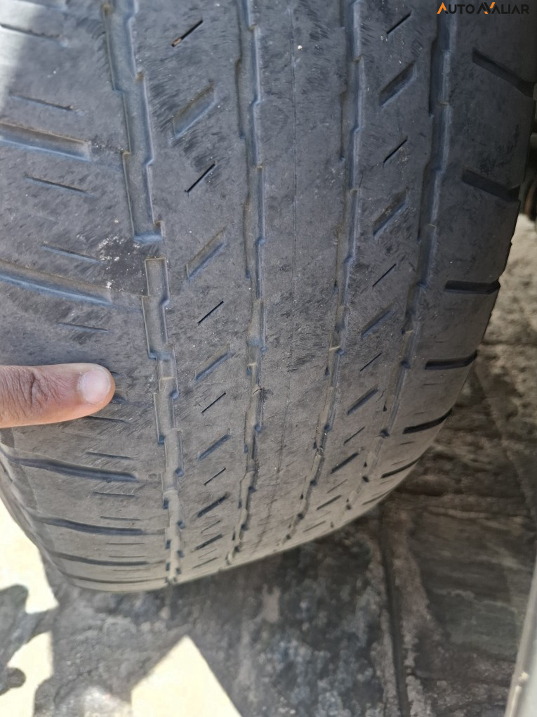 TOYOTA HILUX SW4 2.8 D-4D TURBO DIESEL SRX PLATINUM 7L 4X4 AUTOM&Aacute;TICO