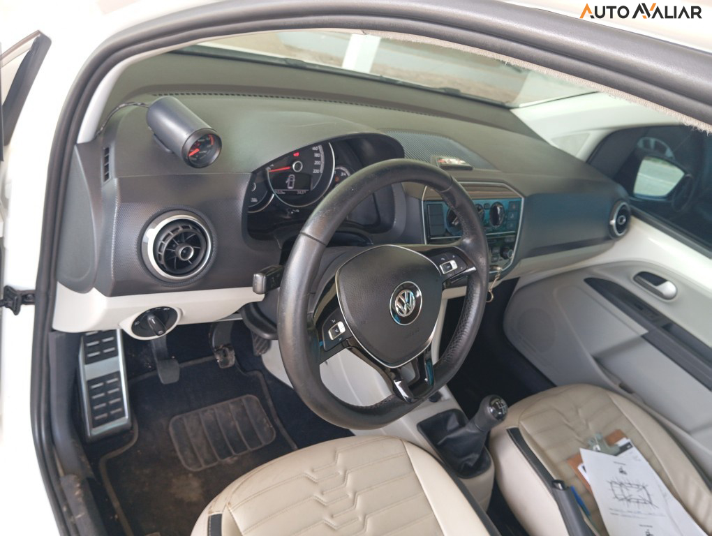 VOLKSWAGEN UP 1.0 TSI MOVE UP 12V FLEX 4P MANUAL