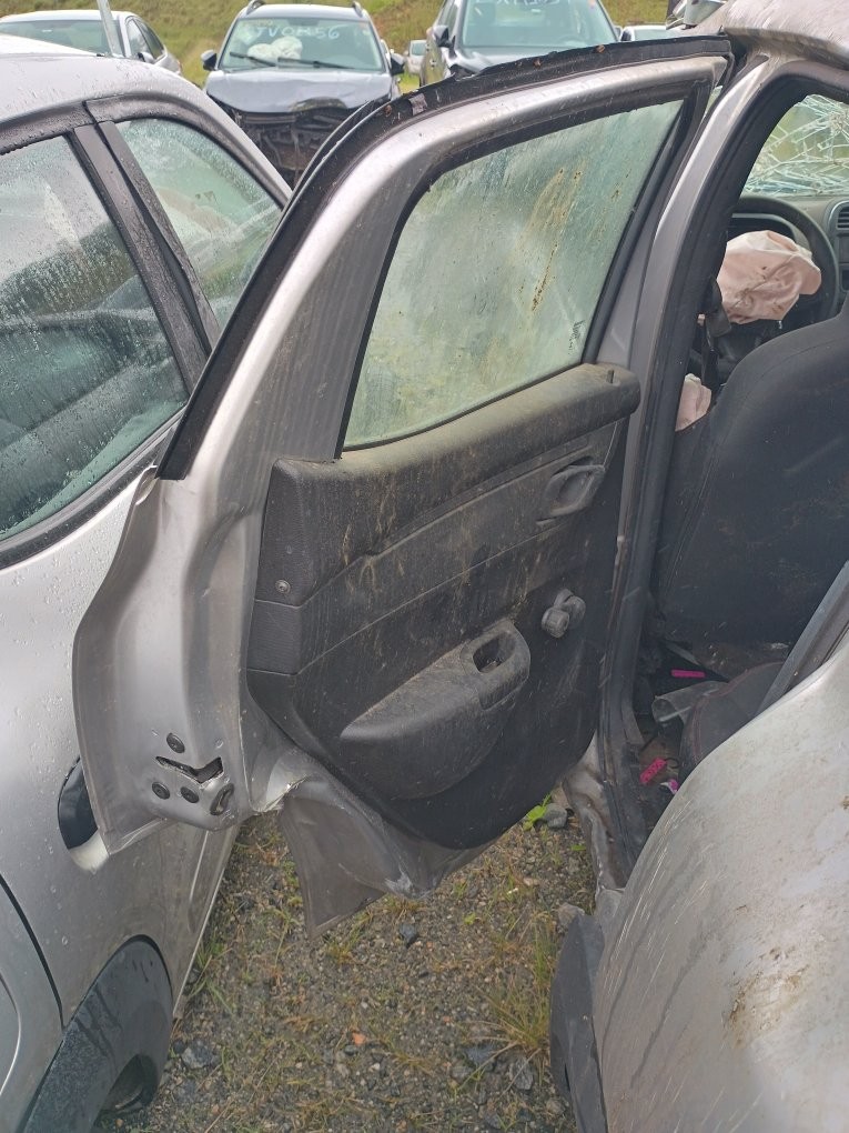 RENAULT KWID ZEN 1.0 FLEX 12V 5P MEC. RENAULT KWID ZEN 1.0 FLEX 12V 5P MEC.