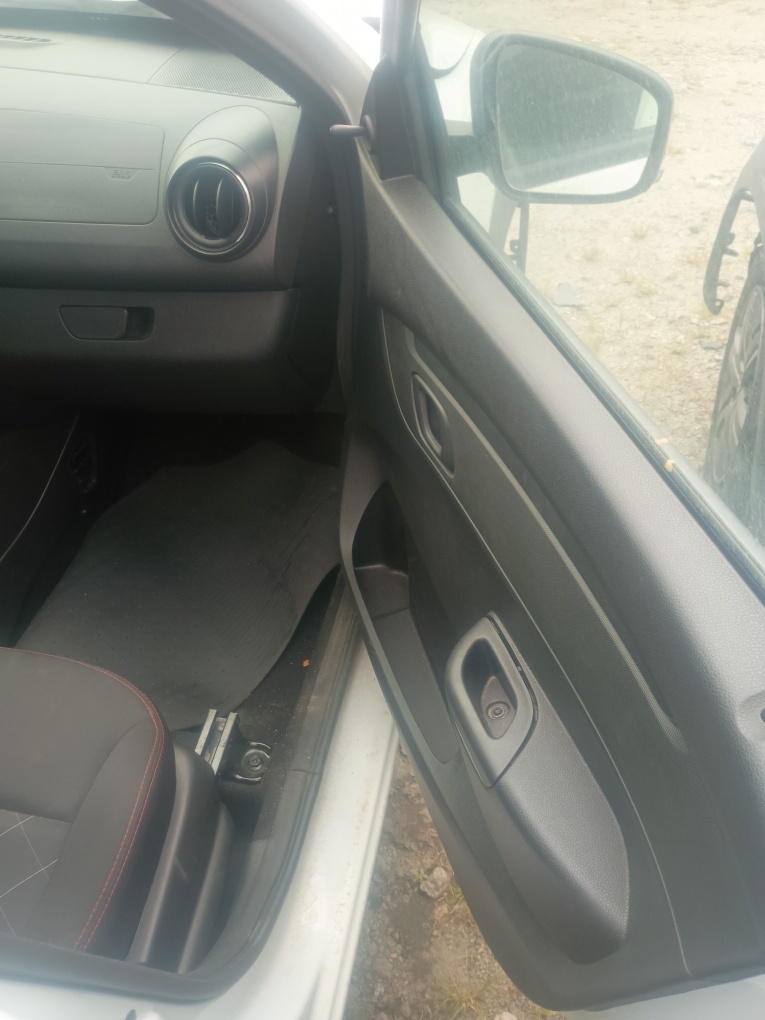 RENAULT KWID 1.0 12V SCE FLEX ZEN MANUAL RENAULT KWID 1.0 12V SCE FLEX ZEN MANUAL