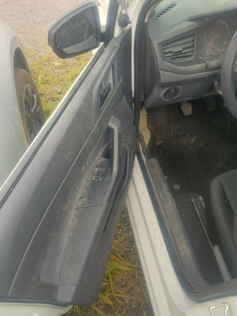 VOLKSWAGEN POLO 1.0 MPI TRACK MANUAL