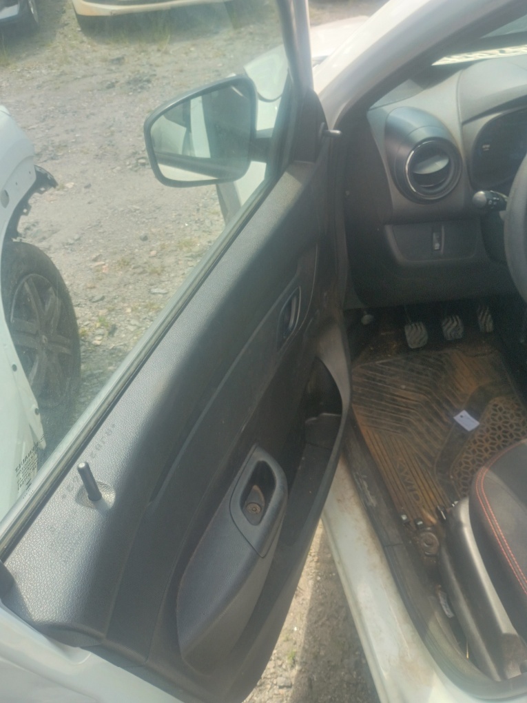 RENAULT KWID 1.0 12V SCE FLEX ZEN MANUAL RENAULT KWID 1.0 12V SCE FLEX ZEN MANUAL