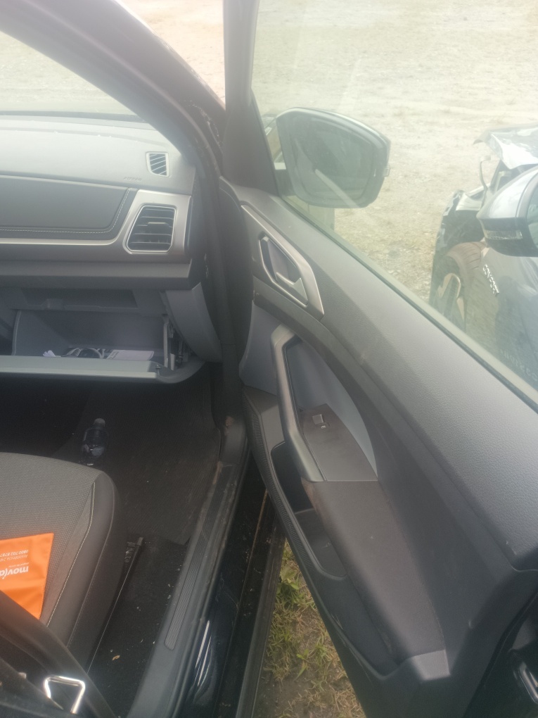 VOLKSWAGEN T-CROSS 1.0 200 TSI TOTAL FLEX AUTOM&Aacute;TICO