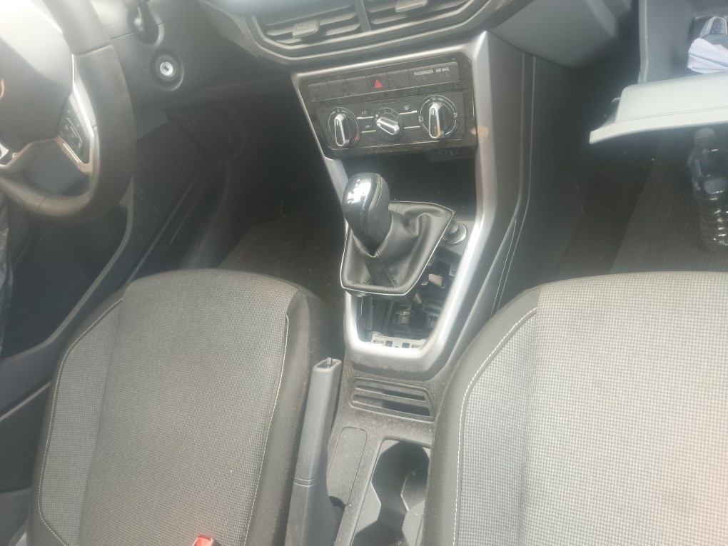 VOLKSWAGEN T-CROSS 1.0 200 TSI TOTAL FLEX AUTOMÁTICO VOLKSWAGEN T-CROSS 1.0 200 TSI TOTAL FLEX AUTOMÁTICO