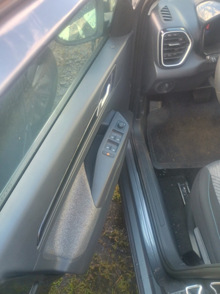 VOLKSWAGEN TERA 1.0 170 TSI COMFORT AUTOM&Aacute;TICO