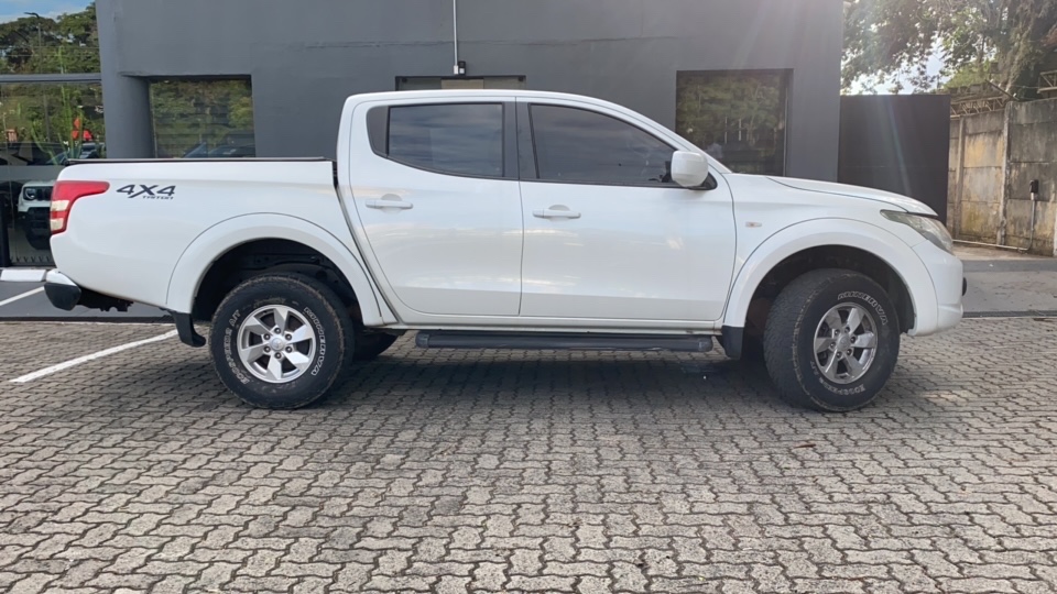 MITSUBISHI L200 Triton Sport GLS 2.4 CD Diesel Aut.