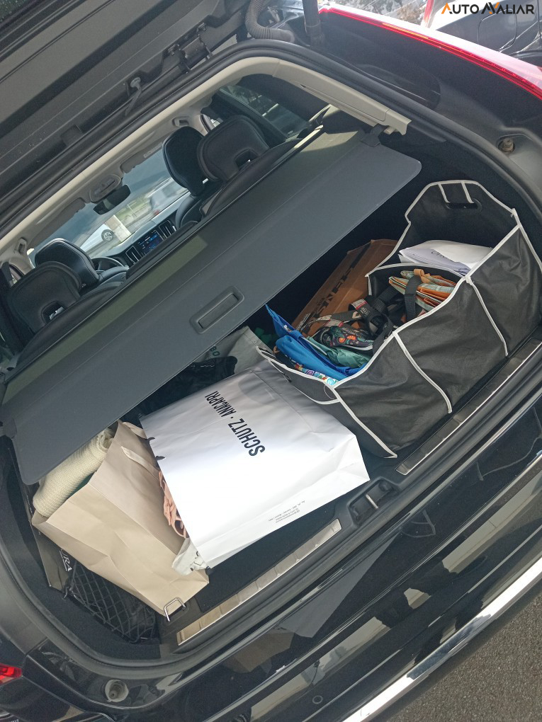 VOLVO XC60 T-8 Plus 2.0 AWD (H&iacute;brido)